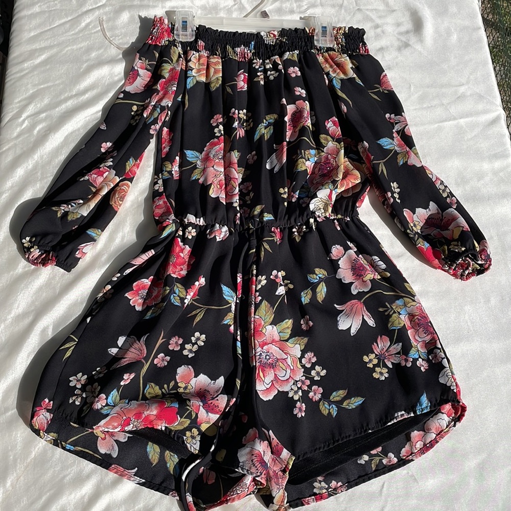 4 Short rompers